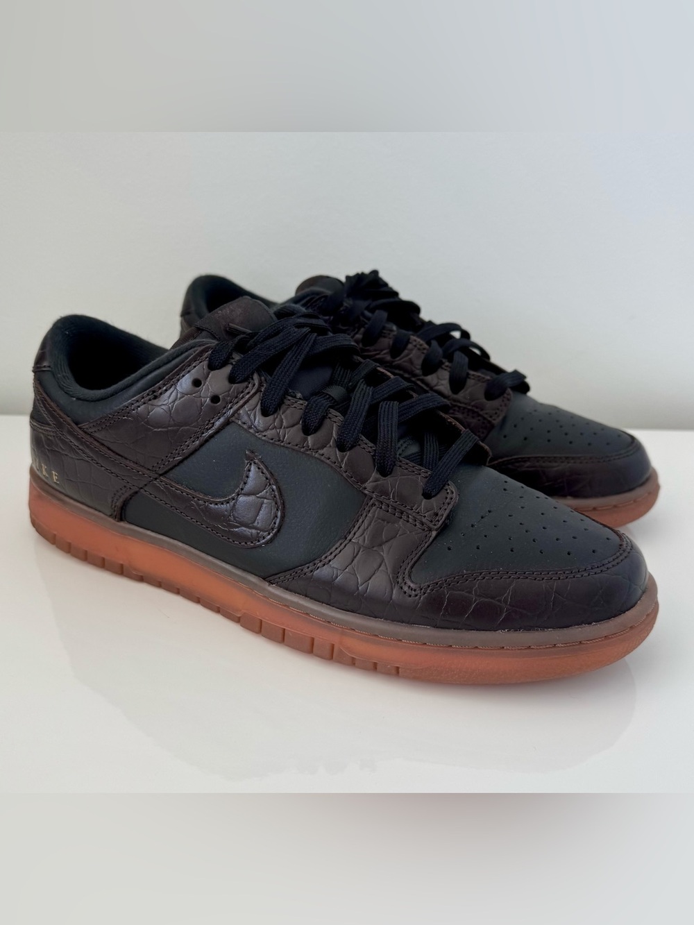 Nike Dunk Low Velvet Brown Black Gators Size 11